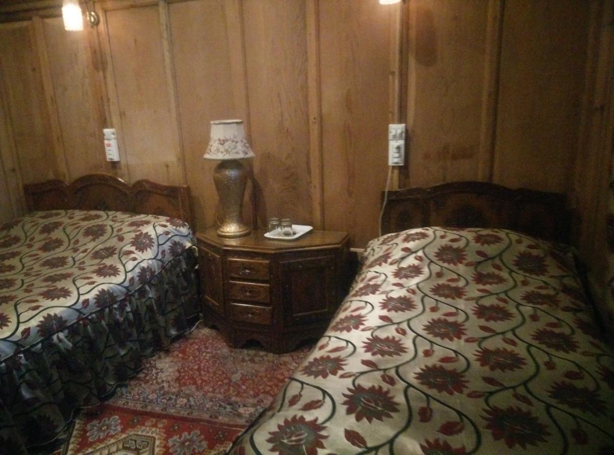 מלון Srīnagar Chicago Group Of Houseboats מראה חיצוני תמונה