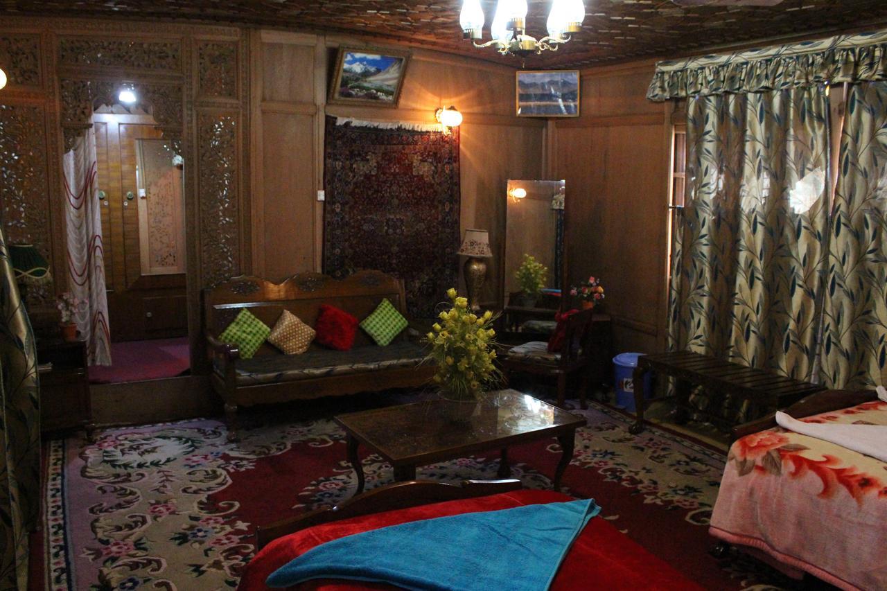 מלון Srīnagar Chicago Group Of Houseboats מראה חיצוני תמונה