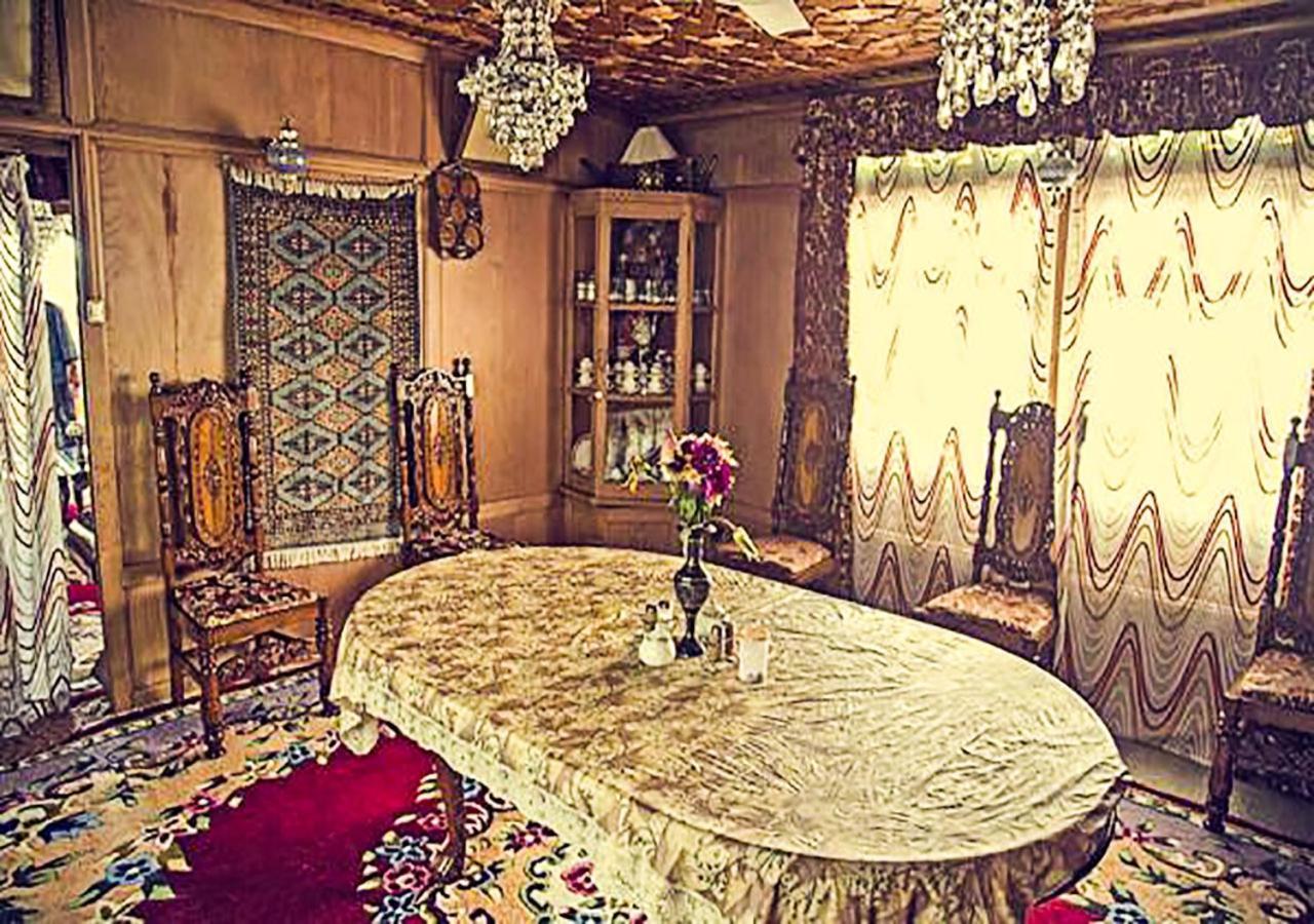 מלון Srīnagar Chicago Group Of Houseboats מראה חיצוני תמונה